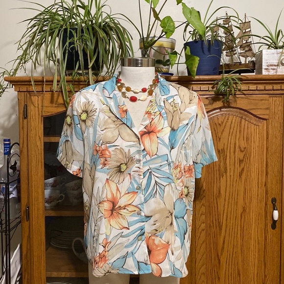Alfred Dunner short sleeve lined floral button up blouse, Size 10, beige & blue - Picture 4 of 17